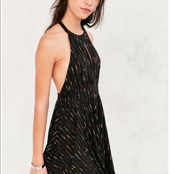 UO Ecote patterned romper with keyhole front - Picture 3 of 6